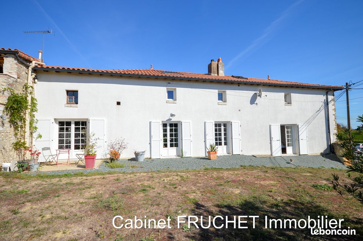 Maison 6 pièces 198 m² · à Chantonnay · 198 m² · 262 500 €