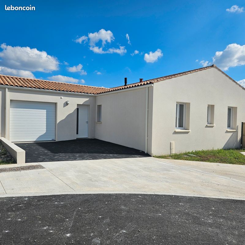 Maison 5 pièces 93 m² · à Échillais · 93 m² · 299 900 €