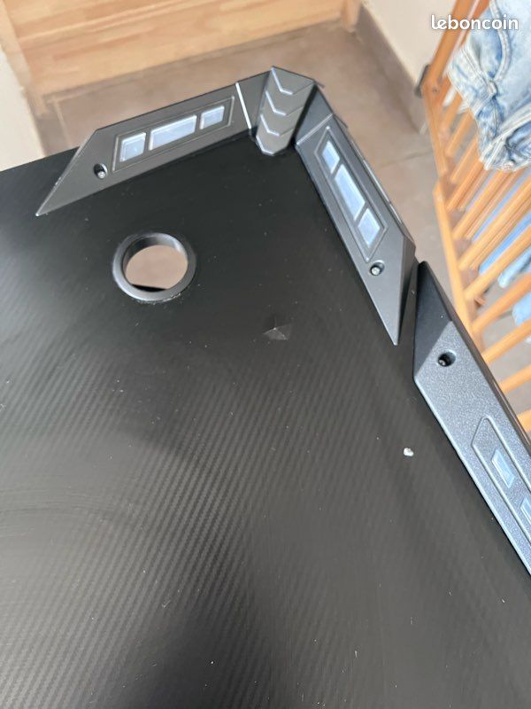 Bureau gaming (image 6)
