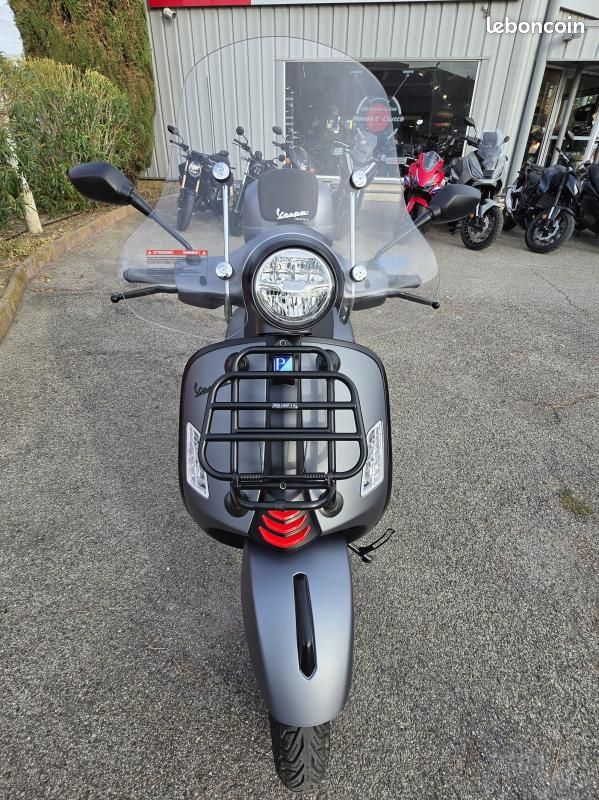 Vespa GTS 310 SUPERSPORT + ACCESSOIRES SUPER SPORT (image 2)