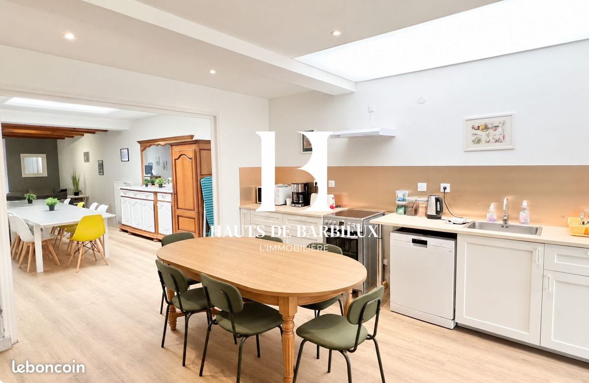 Maison 6 pièces 139 m² · à Croix · 139 m² · 376 000 €