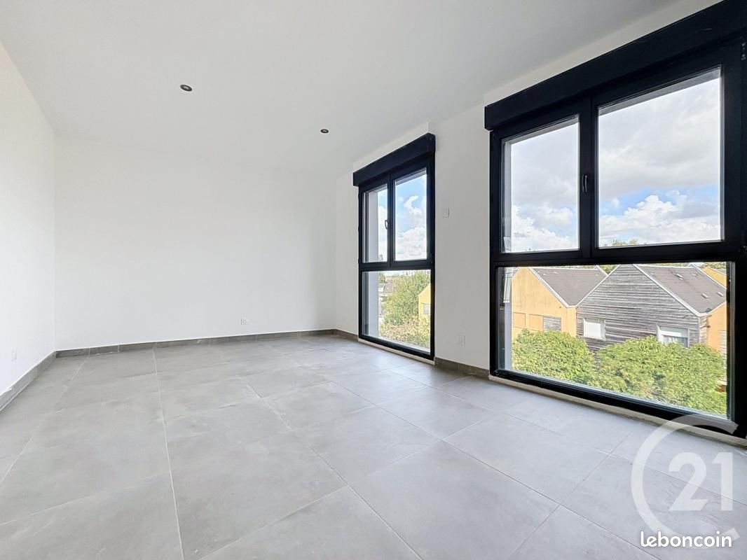 Appartement 2 pièces 42 m² · à Vert-Saint-Denis · 42 m² · 950 €/mois