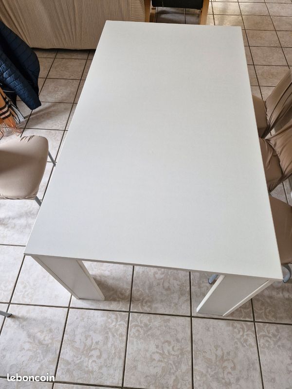 Table salon (image 1)