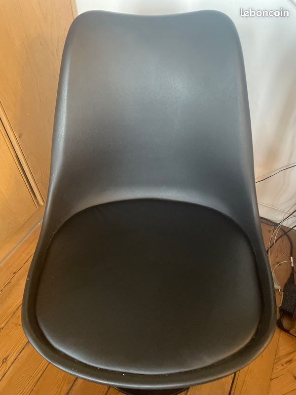 Chaise tulipe noire (image 4)