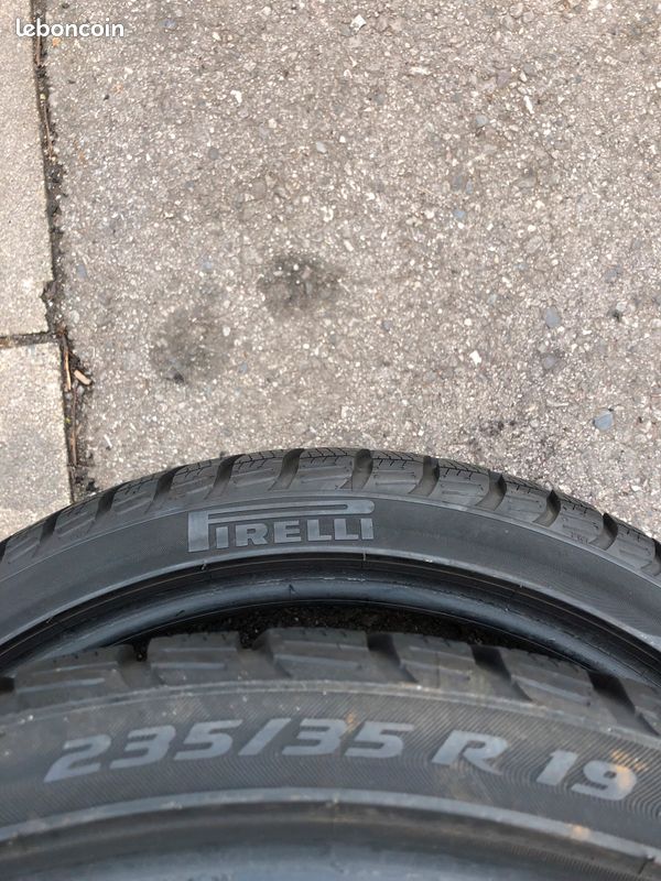 2 (ou4) pneus Pirelli 235/35/19 et 2 (ou4) pneus 255/35/19 avec montage ( déplacement / domicile possible)+ plusieurs tailles en stock 225/40/19 225/45/19 245/35/19 245/40/19 235/40/19 235/55/19 etc (image 3)