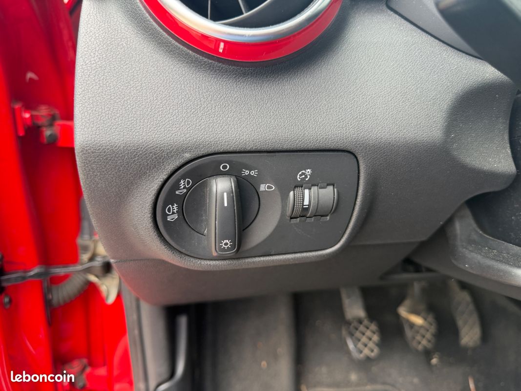 AUDI A1 1.2 TFSI 86 CH PACK S LINE EXT / SIEGES CHAUFFANTS / CLIm (image 19)