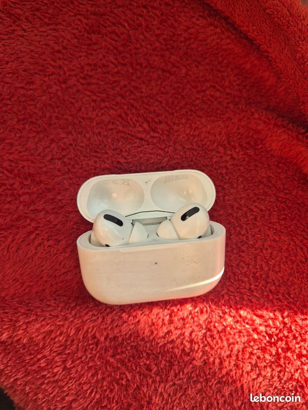 Air pods pro 1 (image 2)