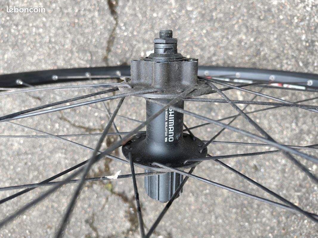 Roue arrière 28 pouces DT Swiss 545d Shimano Deore (image 4)