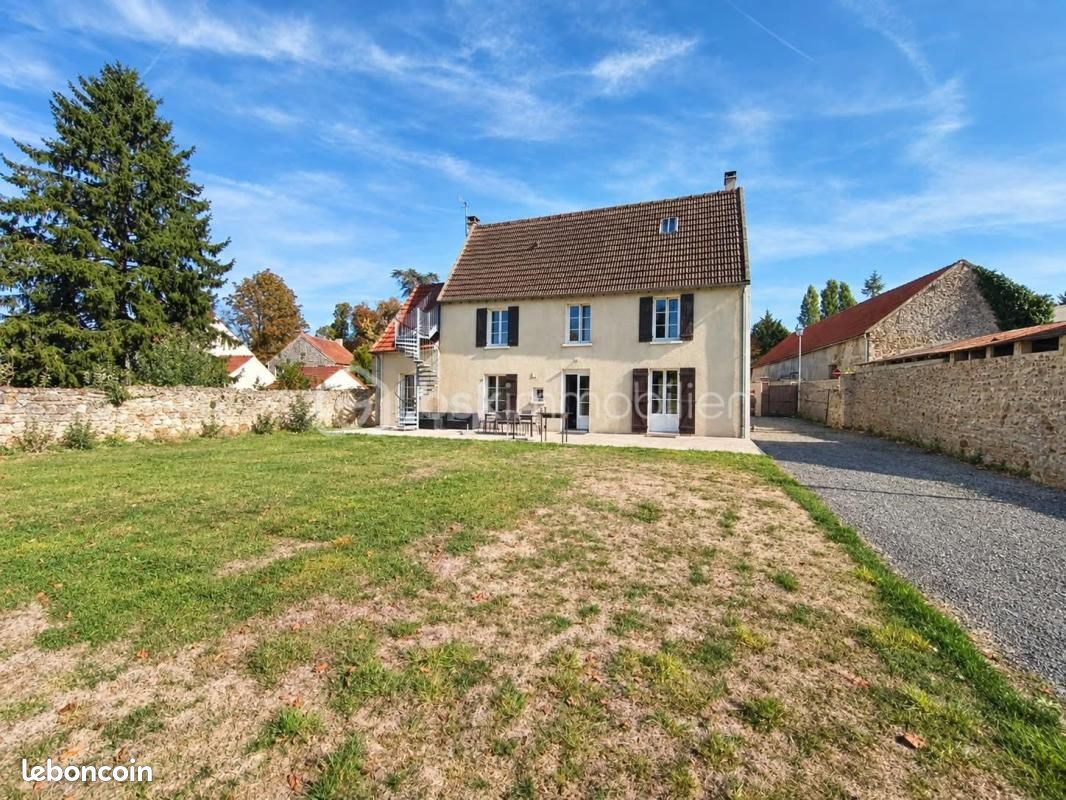 Maison 6 pièces 130 m² · à Jaignes · 130 m² · 249 900 €