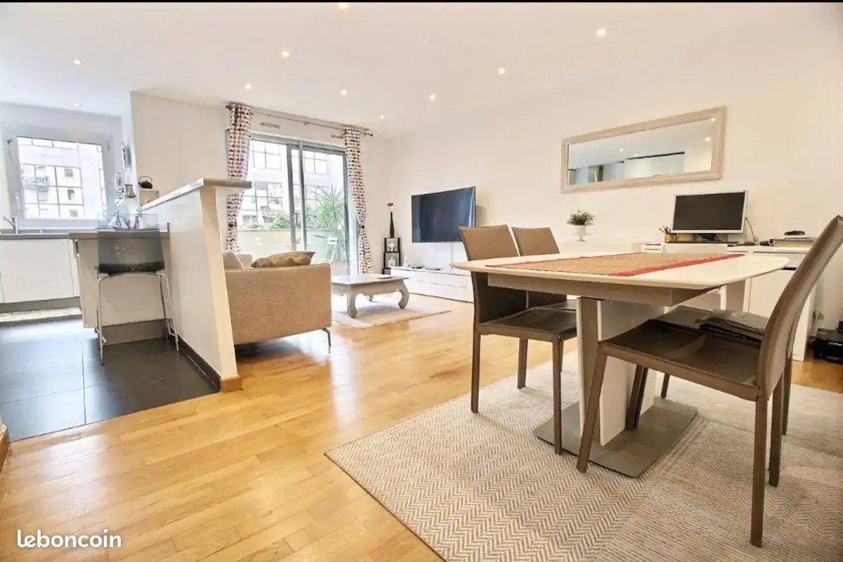 Appartement 3 pièces 73 m² · à Charenton-le-Pont · 73 m² · 2 250 €