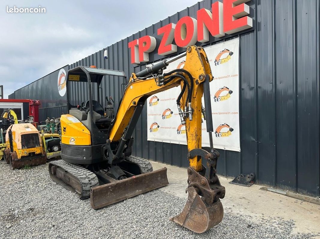 Bobcat E26 à 18 500  HT (image 3)