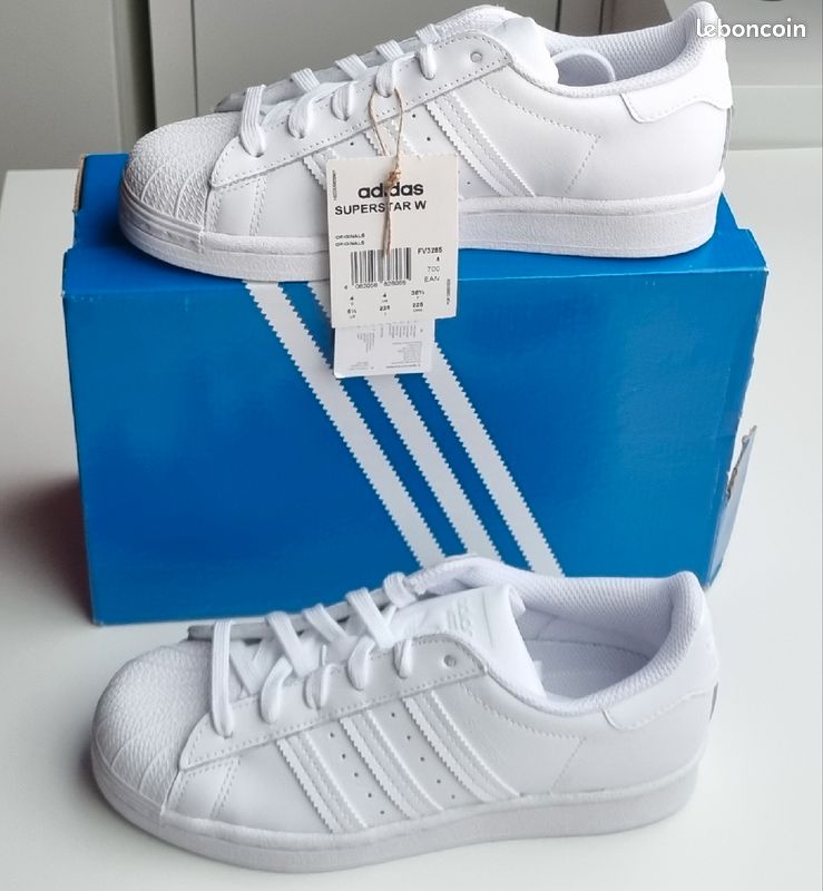 Baskets Adidas Superstar Femmes Pointure 36 2/3 NEUVES