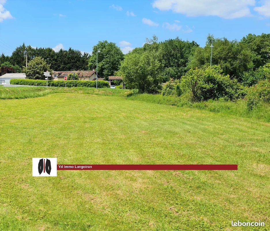 Terrain 1281 m² · à Targon · 1 281 m² · 87 200 €
