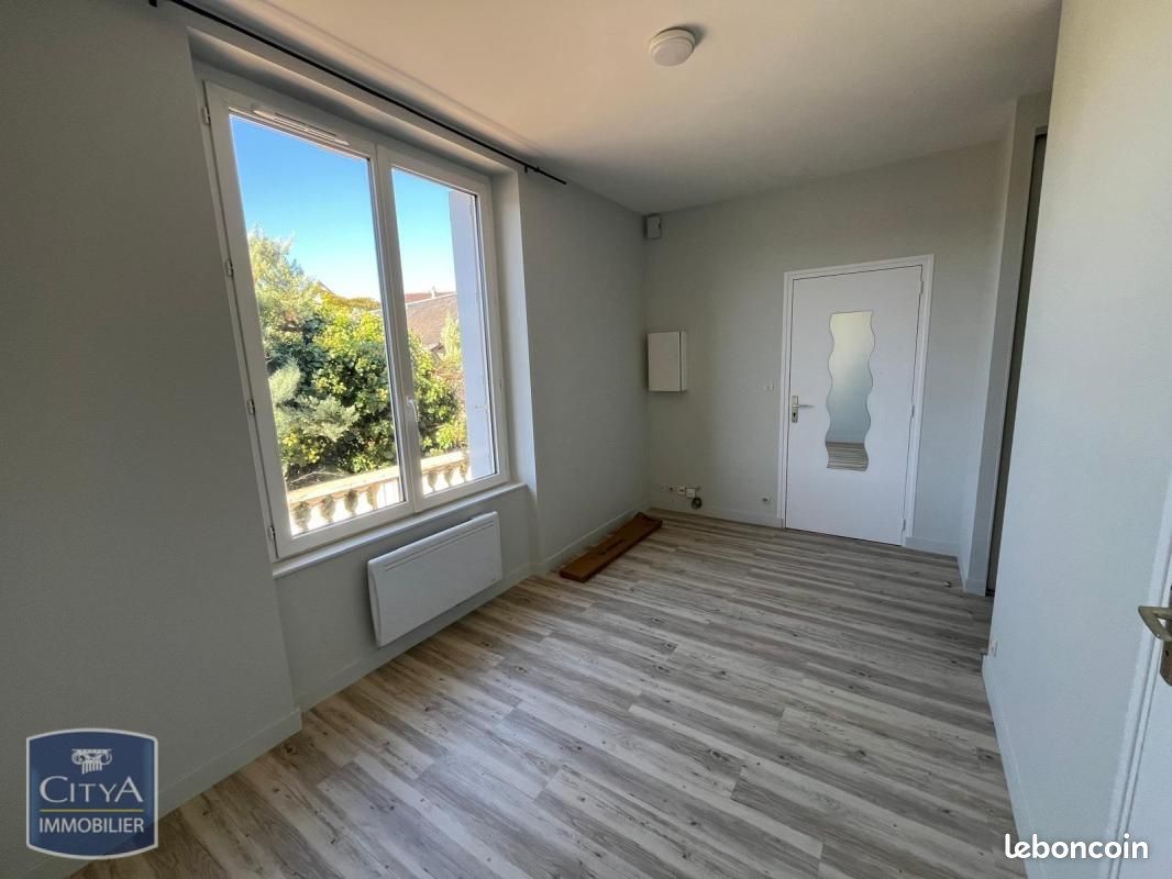 Appartement 1 pièce 16 m² · à Poitiers · 16 m² · 350 €