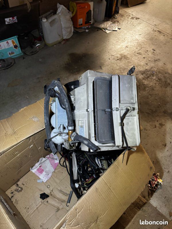 Volvo 240 groupe ventilation (image 1)