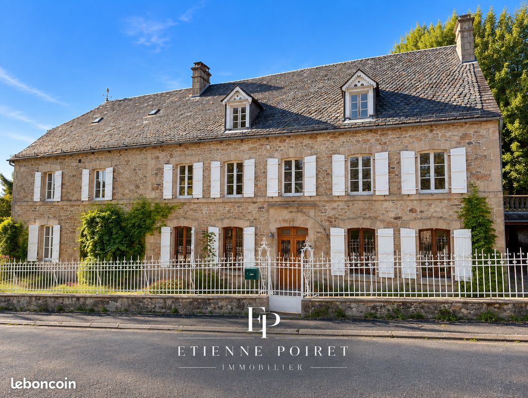 Maison 12 pièces 307 m² · à Marcillac-la-Croisille · 307 m² · 399 900 €