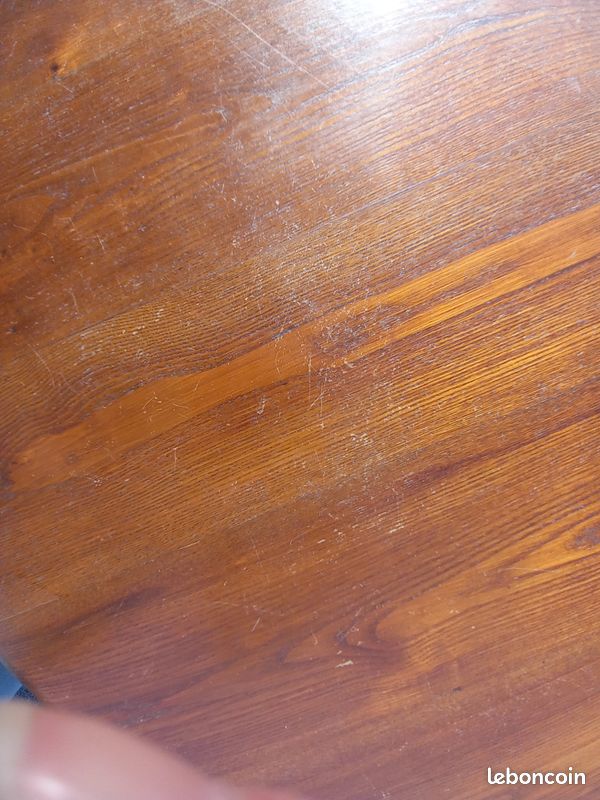 Table ronde en bois (image 3)