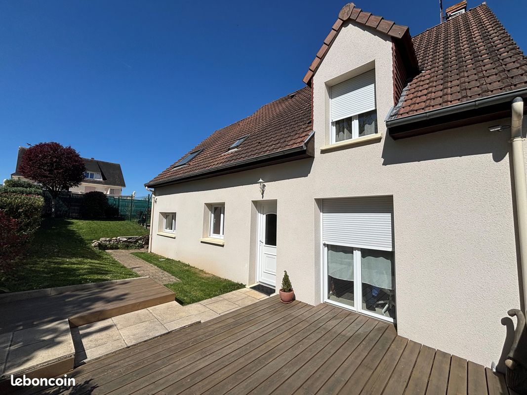 Maison 6 pièces 122 m² · à La Chaussée-Saint-Victor · 121,9 m² · 230 000 €