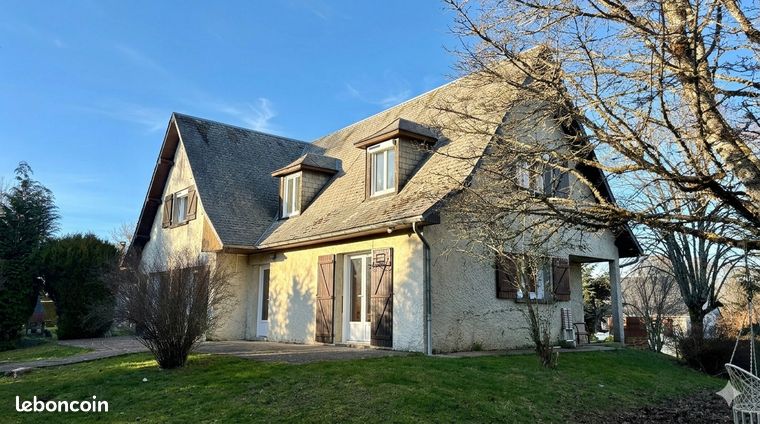 Grande maison familiale rénovée – 180m² – proche écoles