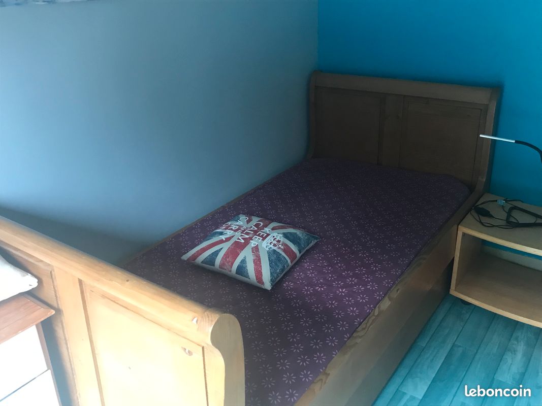 Vends lit en bois massif 1 personne (image 1)
