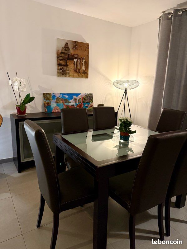 Ensemble salle à manger - Table, chaise et buffet (image 1)