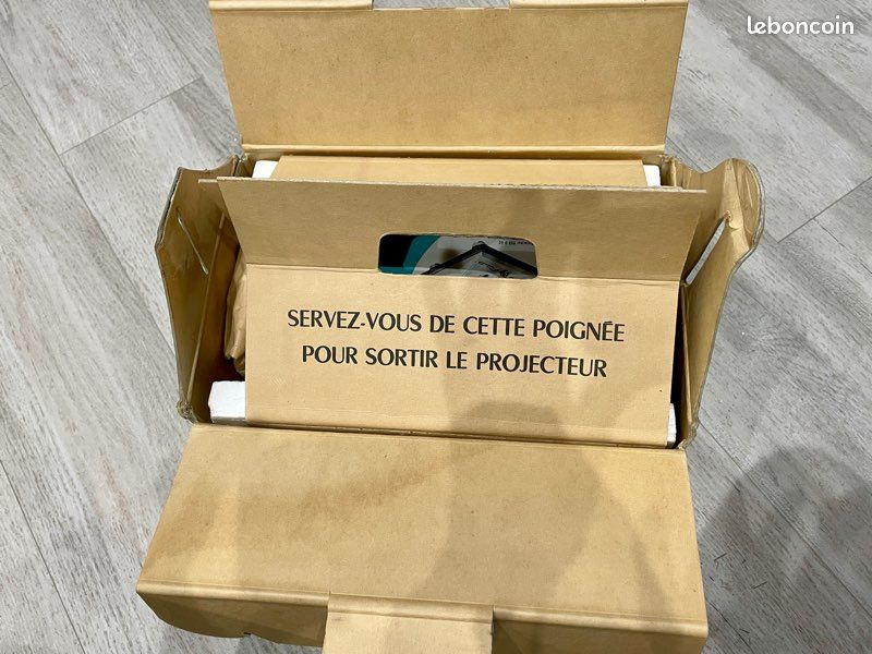 PROJECTEUR DE DIAPOSITIVE ancien , marque rob année 1960 vintage . EUR