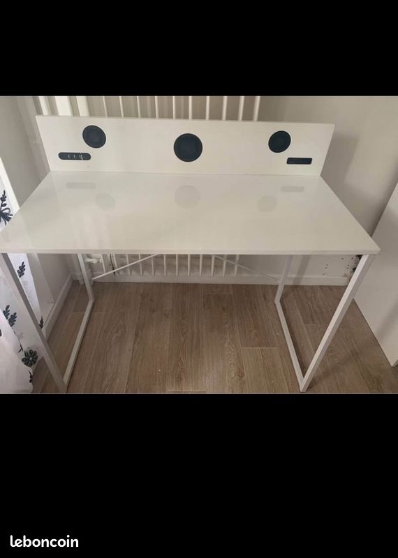 Bureau (image 1)