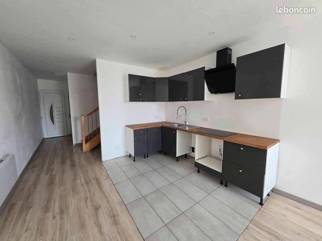 Appartement 3 pièces 82 m² · à Meximieux · 82 m² · 870 €
