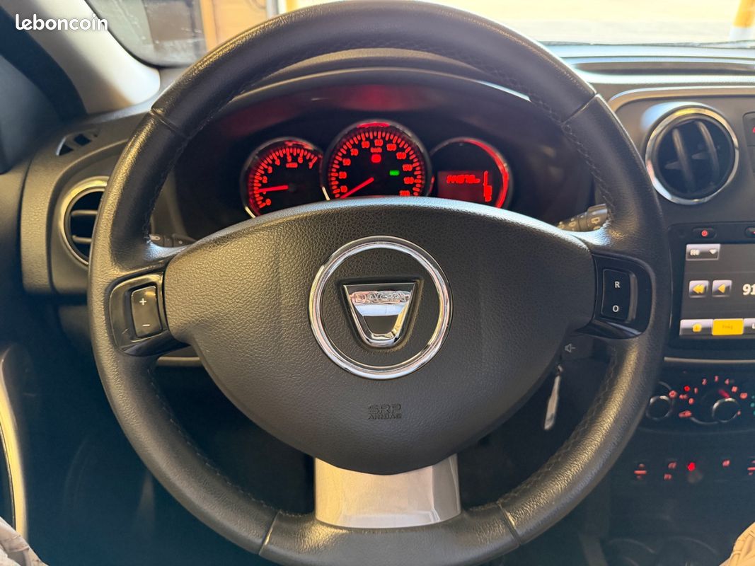 DACIA LOGAN MCV TCe 90 Ambiance / Ecran / Régulateur et limiteur de vitesse / Distribution / (image 11)
