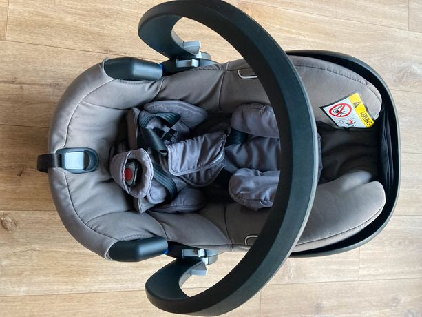 Adaptateur siège auto Yoyo baby zen à Arcueil - Equipement bébé d'occasion