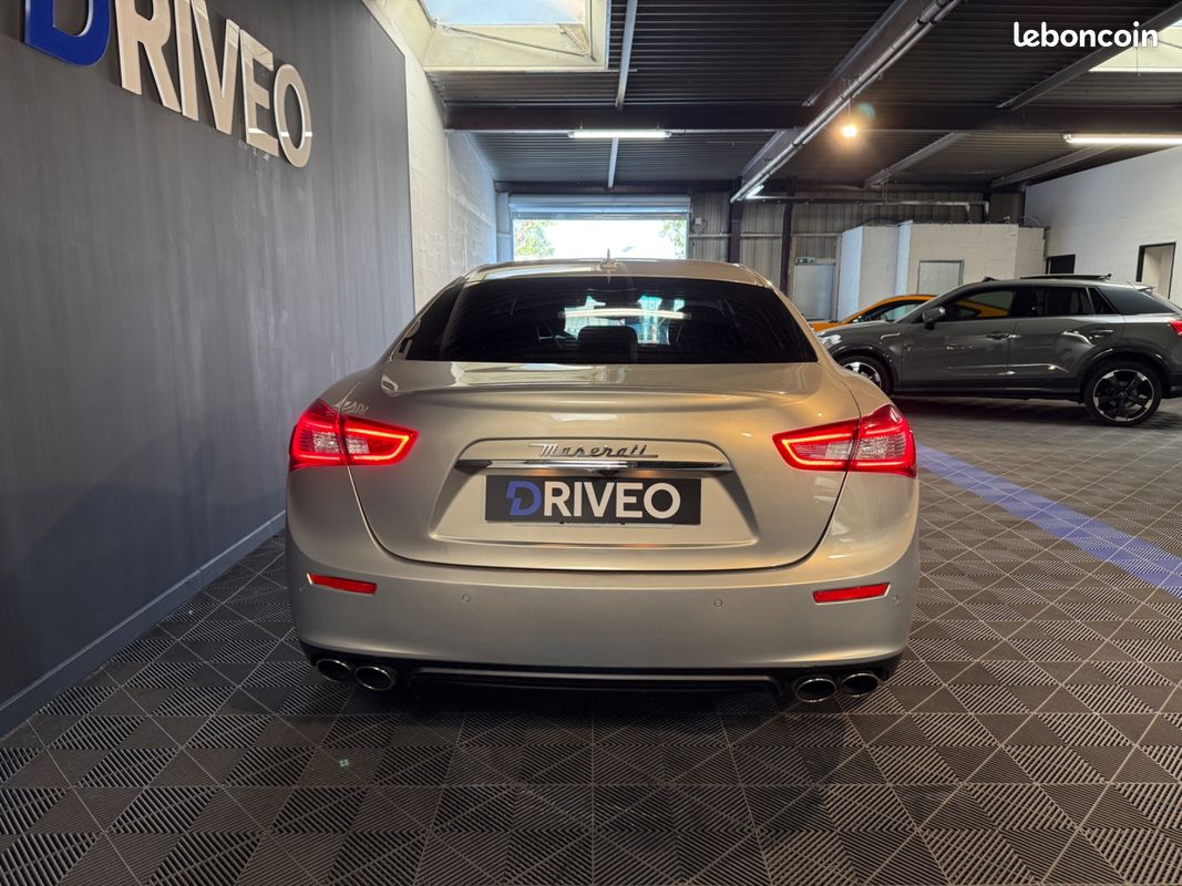 MASERATI GHIBLI 3.0 V6 410 s Q4 A / 3EME MAIN / SUIVI COMPLET MASERATI / TOIT OUVRANT / CAMERA DE RECUL (image 4)