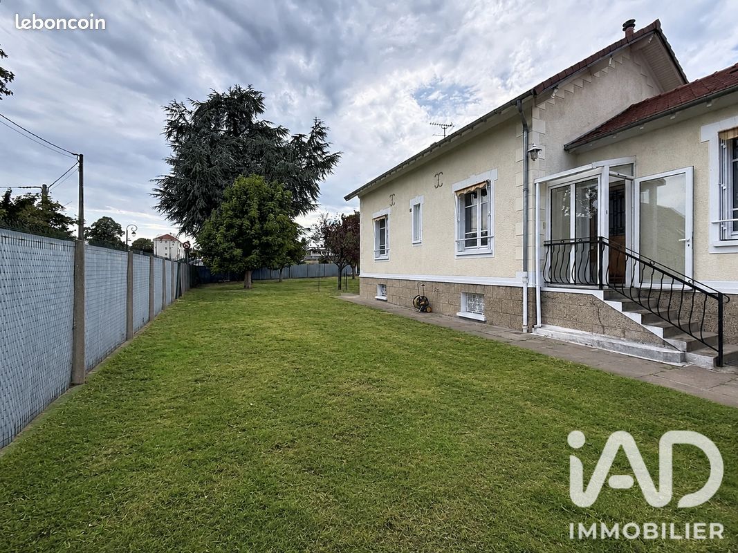 Maison 7 pièces 130 m² · à Le Mesnil-le-Roi · 130 m² · 875 000 €