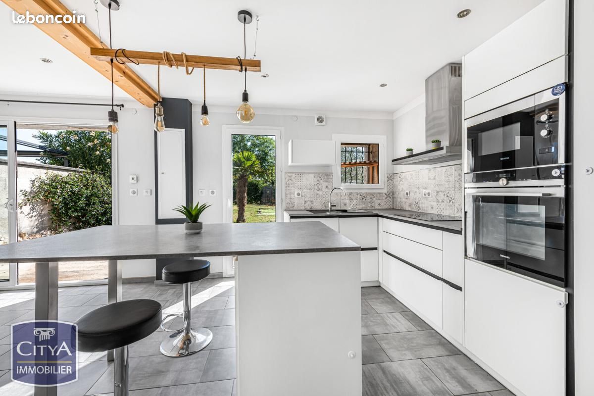 Maison 4 pièces 94 m² · à Saint-Romain-de-Jalionas · 94 m² · 285 000 €