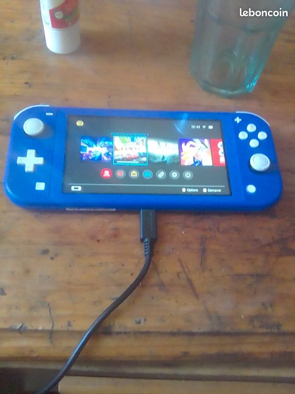 Nintendo Switch Lite (image 1)