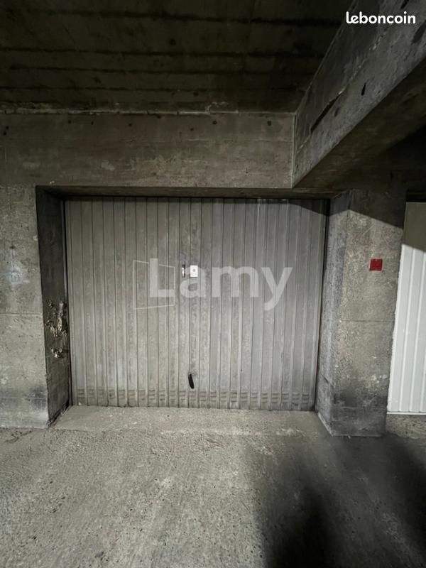 Parking 10 m² · à Villeurbanne · 10 m² · 80 €/mois