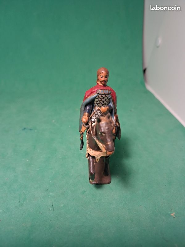 8 Soldats de plomb anciens CBG Mignot France, fantassins & cavalier
