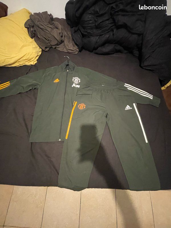 Ensemble Manchester united (image 1)