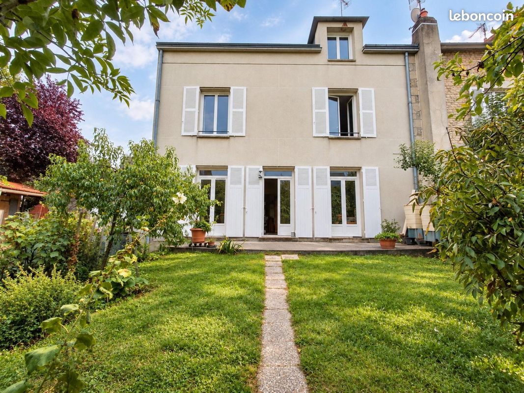 Maison 9 pièces 215 m² · à Alençon · 215 m² · 395 700 €