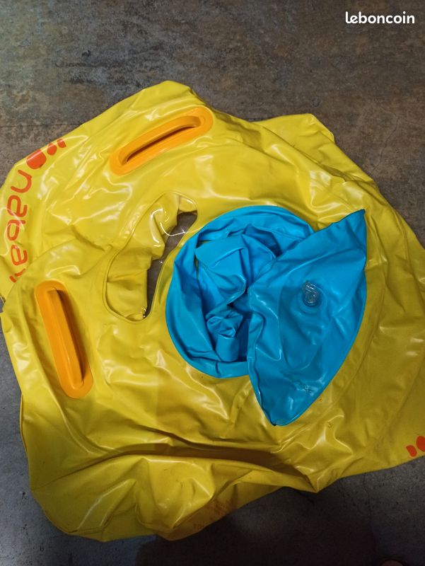 Bouée bébé avec siège Decathlon (image 2)