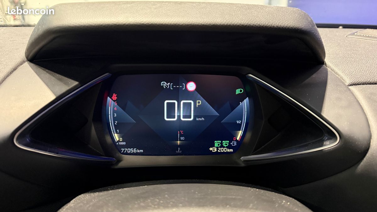 DS DS 3 Crossback BlueHDi 130ch Rivoli Automatique - Apple CarPlay - Caméras 360 - Feux LED - Cuir - Chaîne arbre à cames OK - Suivi complet constructeur - Son Focal - Régulateur adaptatif (image 11)