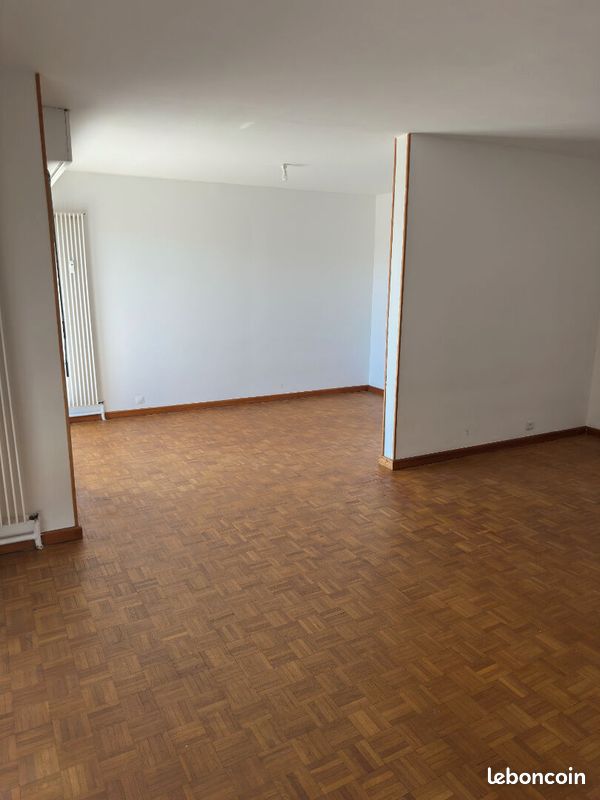 Appartement 5 pièces 135 m² · à Ferney-Voltaire · 135 m² · 2 780 €/mois