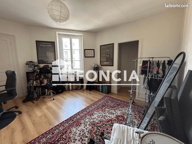 Appartement 5 pièces 86 m² · à Dijon · 86 m² · 885 €