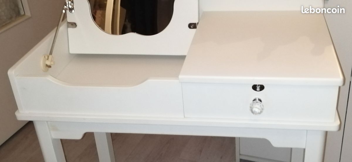 Coiffeuse en bois blanc patiné (image 3)