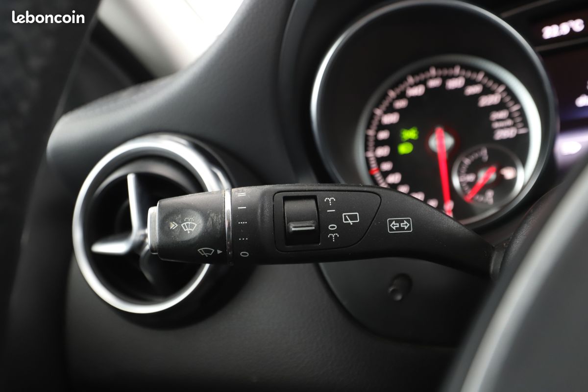 Mercedes-Benz GLA 250 Sensation 7G-DCT 211 ch (image 25)