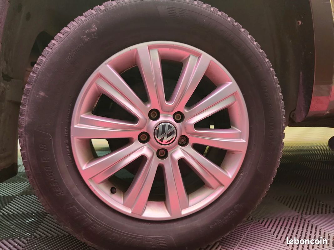 VOLKSWAGEN AMAROK HIGHLINE Double Cabine 2.0 BiTDi 180cv 4Motion - Historique d'entretien - Caméra - Attelage - Sièges chauffants en cuir - (image 26)