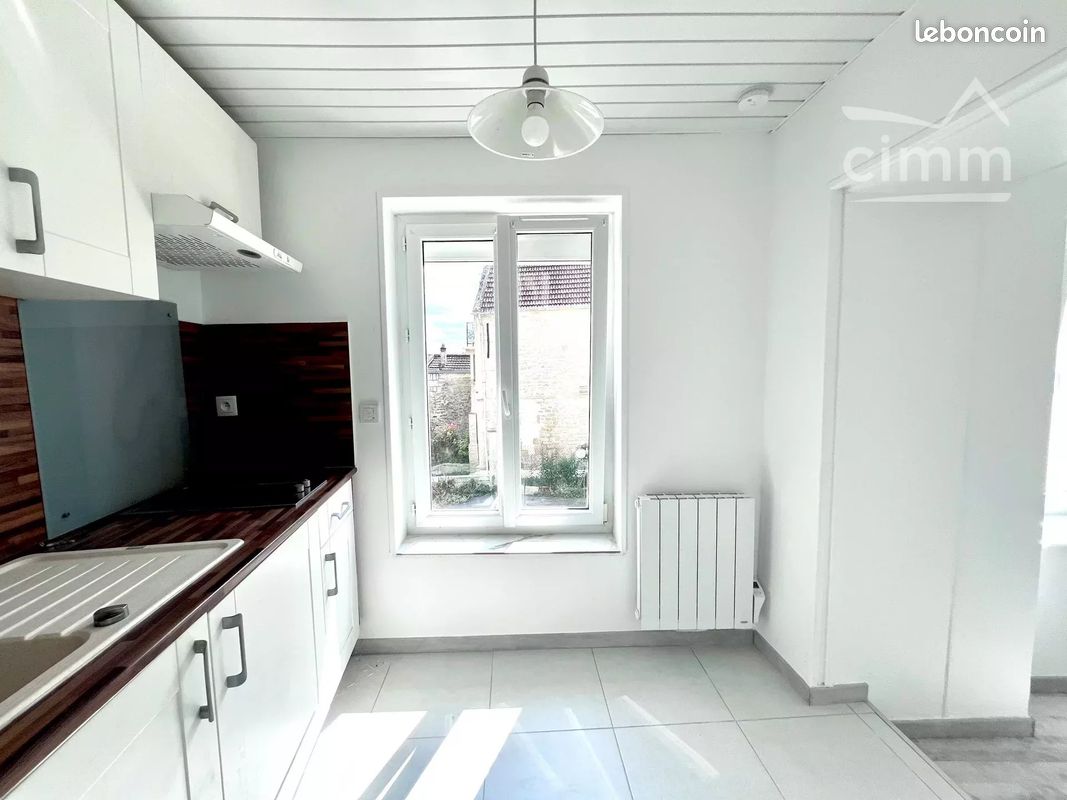 Appartement 1 pièce 27 m² · à Saint-Maximin · 27 m² · 650 €