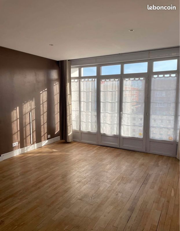 Appartement 5 pièces 104 m² · à Lisieux · 104 m² · 155 000 €