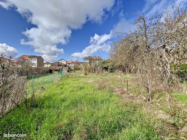 Terrain 650 m² Saint Max