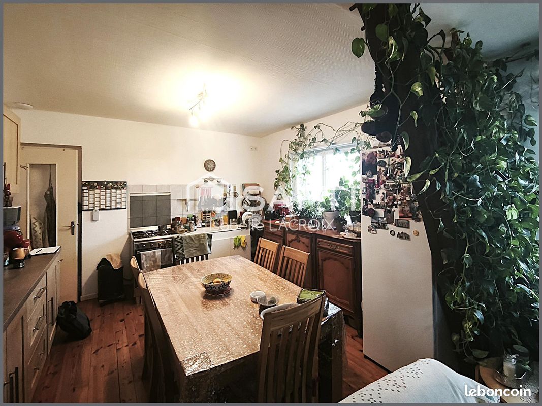 Immeuble 220 m² PONT-SUR-YONNE (image 1)