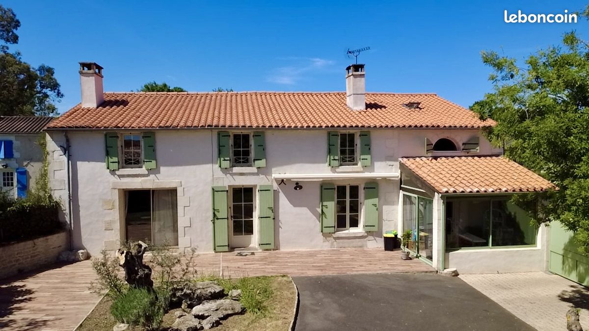 Maison 6 pièces 147 m² · à Benet · 147 m² · 239 000 €